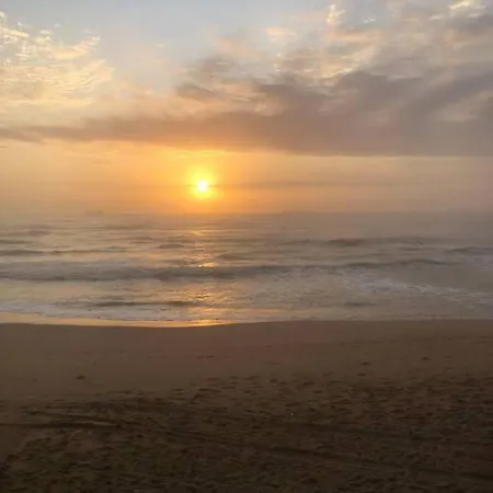 Umhlanga Stunning Sea Facing Apartment Durban Buitenkant foto